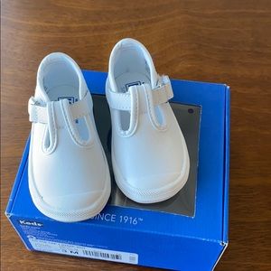 Size 3 Toddler Toe Cap White Keds